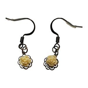 NEW Homemade/Handmade Cream/Peach Rose with Black Metal Drop Earrings (longer)